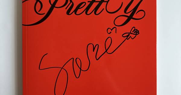 IZNA JEONG SAEBI SIGNED 2ND MINI ALBUM 'NOT JUST PRETTY